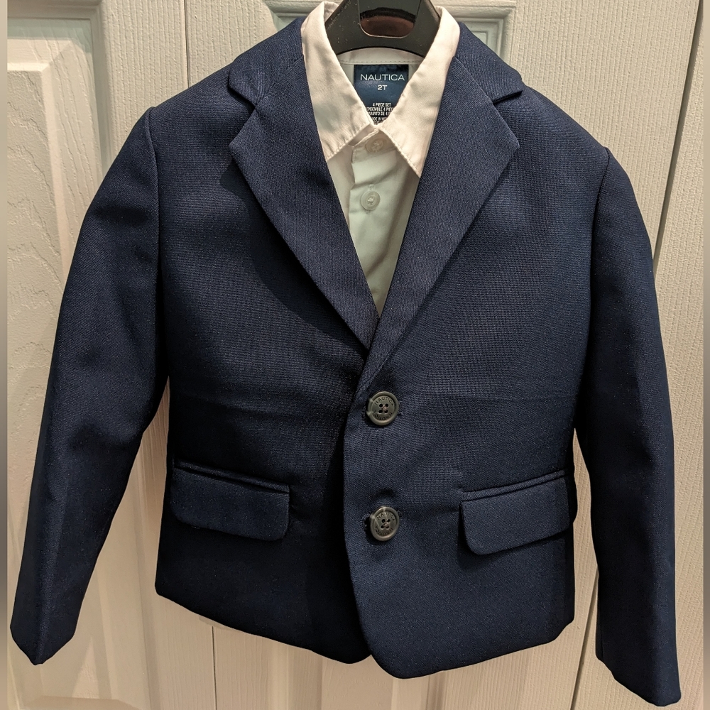 Nautica, 4 pc suit set, 2T